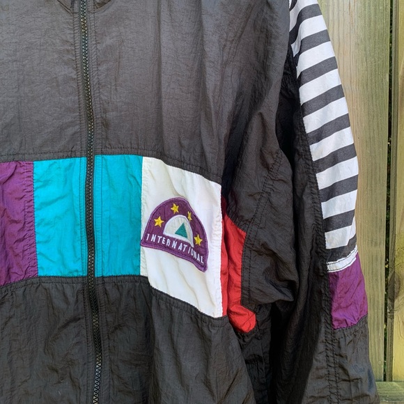 Vintage International Sport By Van Heusen Nylon Windbreaker Jacket - Picture 2 of 5